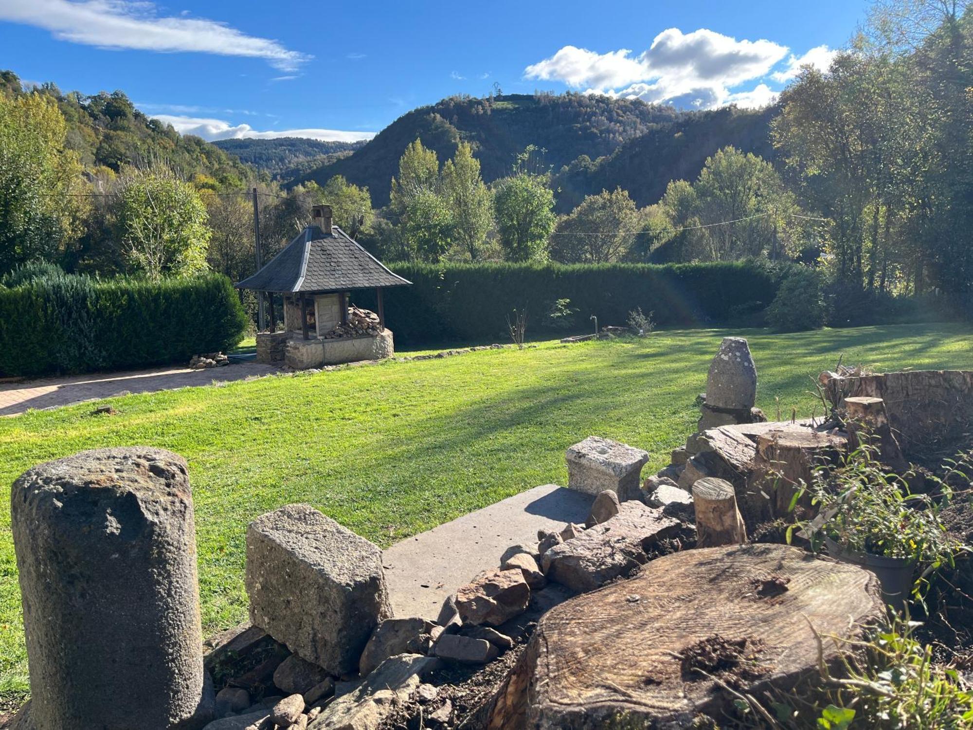Gite-Auberge Du Pont De Lanau Neuvéglise Dış mekan fotoğraf