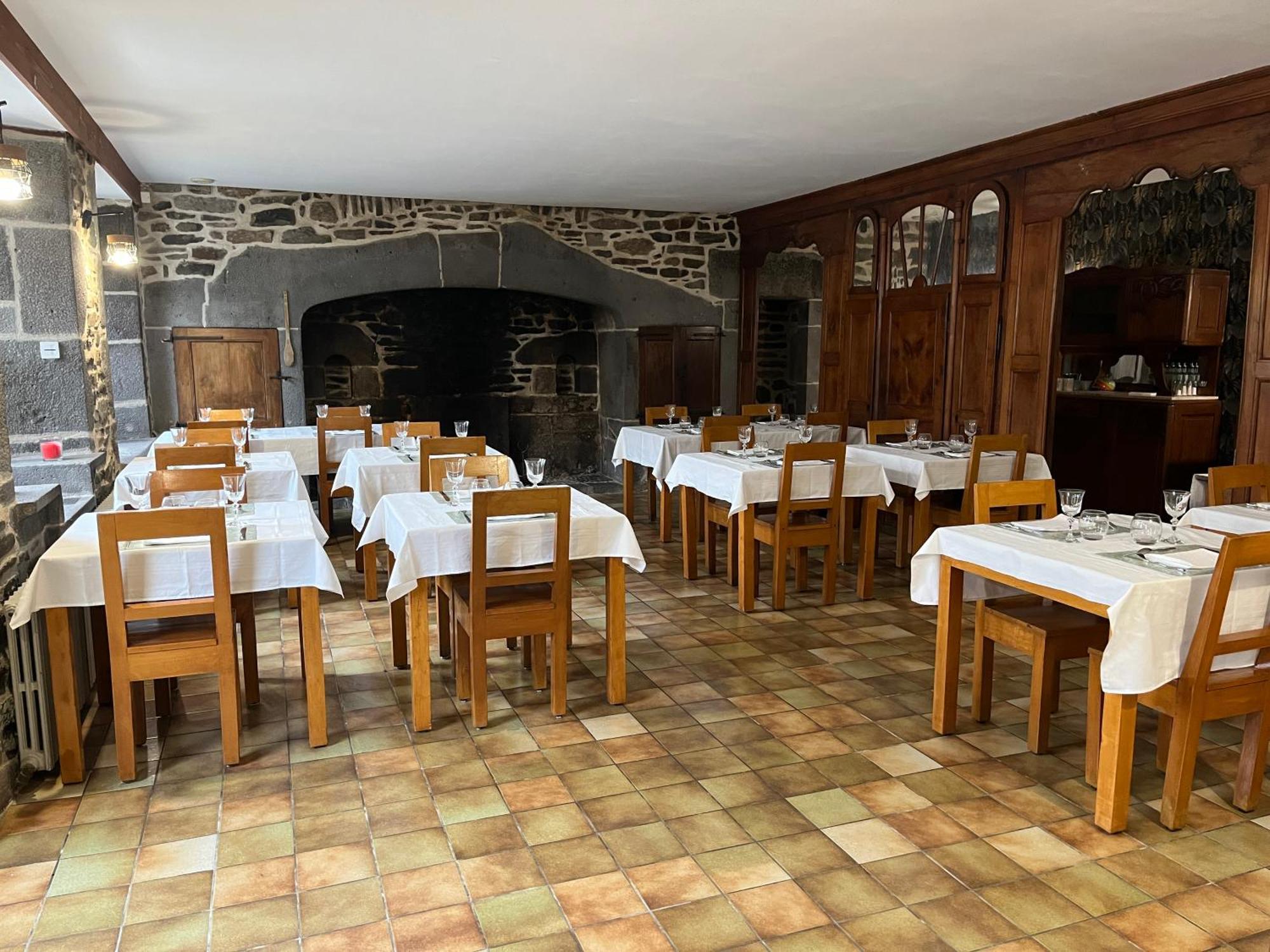 Gite-Auberge Du Pont De Lanau Neuvéglise Dış mekan fotoğraf